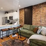 Luxe Duplex Near By Seaport And Convention Centre Bcec Apartment *