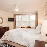2 Bedroom Unit W Elevator & In-Unit Laundry