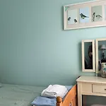 Private Rooms, Shared Bath In A Private Minutes From Logan Airport Boston