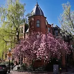 Back Bay Stylish Studio