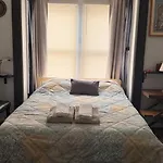 Private Rooms, Shared Bath In A Private Minutes From Logan Airport Homestay