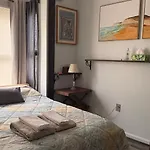 Private Rooms, Shared Bath In A Private Home Minutes From Logan Airport