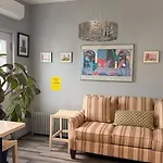 Private Rooms, Shared Bath In A Private Home Minutes From Logan Airport