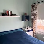Private Rooms, Shared Bath In A Private Minutes From Logan Airport Homestay *