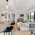 Boston Two-Bedroom Family Suite Downtown Pool