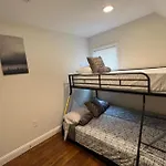 988 - 2 4Br Boston Cozy Getaway Near Geneva Cliffs