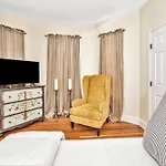 Comfort Apartment *