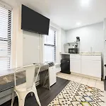 Centrally Located Stay In Boston\'S Bay