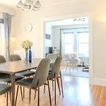 Brighton 2 Bedroom * Boston