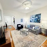 2 Bed, In Unit Laundry, College, Balcony Apartment *