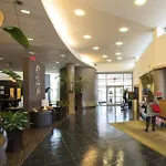 Hotel Hampton & Crosstown Center 3*