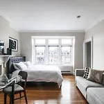 Pleasant Back Bay Suites By Sonder