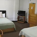 The Revolution Hotel 3*