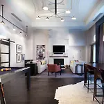 Commonwealth Hotel