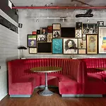 The Revolution Hotel 3*