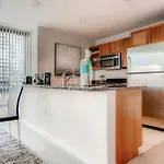 Global Luxury At West End