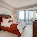 Global Luxury At West End *