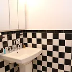 Beautiful 2bedroom In The South End - Ground Level Unit *
