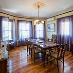 Perkins Bed & Breakfast 3*