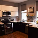 Private Rooms, Shared Bath In A Private Minutes From Logan Airport