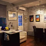 Private Rooms, Shared Bath In A Private Minutes From Logan Airport Homestay