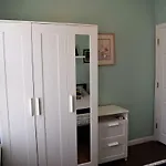 Homestay Private Rooms, Shared Bath In A Private Minutes From Logan Airport
