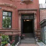 Cozy Newbury Street Studio, #5 Apartment *