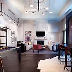 Hotel Commonwealth