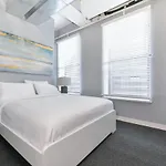 Temple Place Apartment *