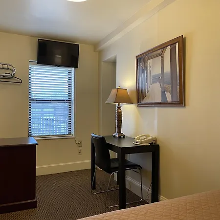 Oasis Guest house 2*