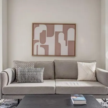 Backbay Center Lux 2br 2ba Boston