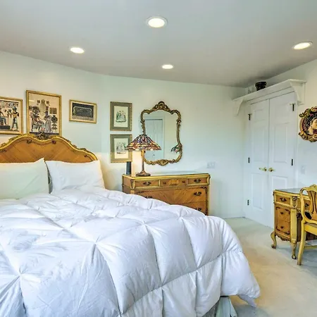 Regal Downtown Apt With Elevator Access! * Boston