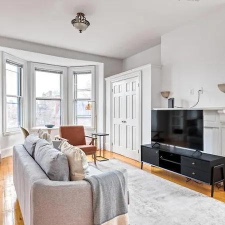 Back Bay 1br Steps From Newbury T Bos-559 *