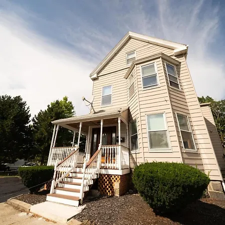 988 - 4br - Cozy Getaway Near Common