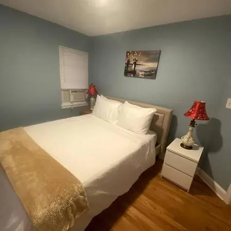 Cozy Getaway Perfect For 2026 World Cup Visit, Free Parking Apartment Boston