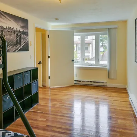 Duplex W/ Foosball Table: 11 Mi To Downtown Apartment