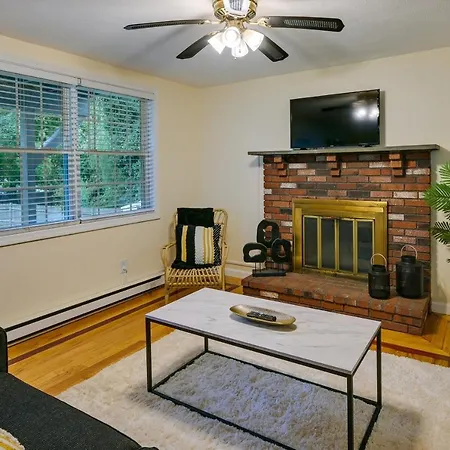 Duplex W/ Foosball Table: 11 Mi To Downtown *
