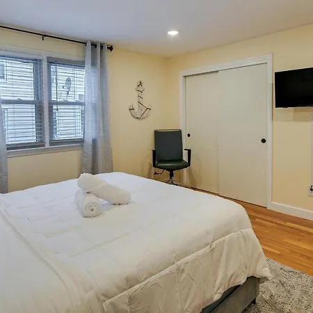 Duplex W/ Foosball Table: 11 Mi To Downtown