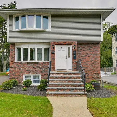 Duplex W/ Foosball Table: 11 Mi To Downtown * Boston