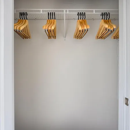 Blueground Brighton Gym Wd Nr T Stops Bos-1014 * Boston