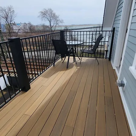 Ultra Convenient East Luxury Apartment *