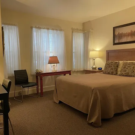 Oasis Guest house 2*