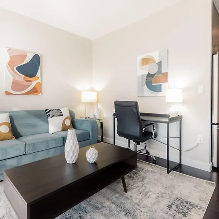 Bright & Modern Downtown Seaport Apartment *