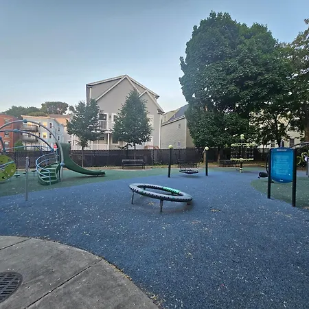 Brand New 4br House 20min Downtown Boston