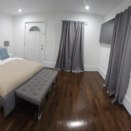Holiday home Brand New 4br House 20min Downtown