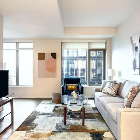 Modern In Seaport Apartment *
