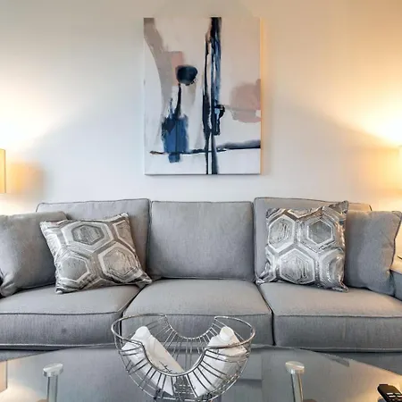 Apartment Modern In Seaport Boston