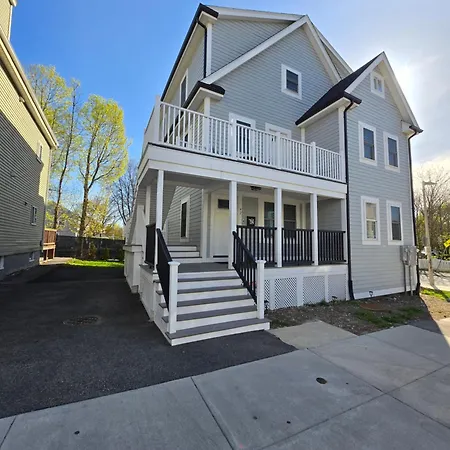 Brand New 4br House 20min Downtown Boston
