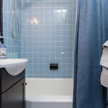 Downtown Location Famous Nightlife Chinatown With Bed Full Of Promises! Apartment Boston