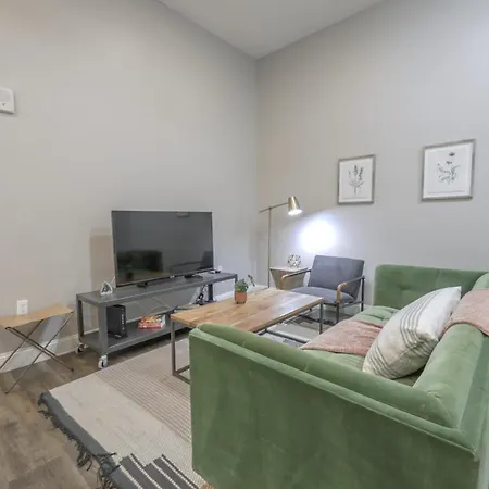 Common Loft With Washer Dryer *